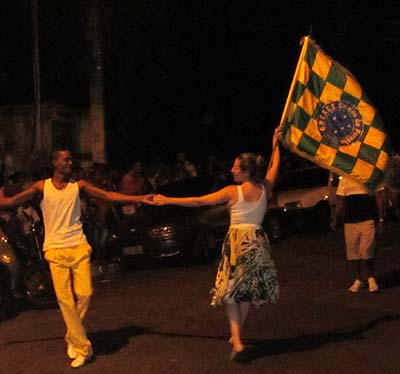 Unidos do Peruche realiza mais um ensaio de rua visando o Carnaval 2014