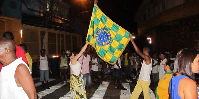 Unidos do Peruche realiza mais um ensaio de rua visando o Carnaval 2014